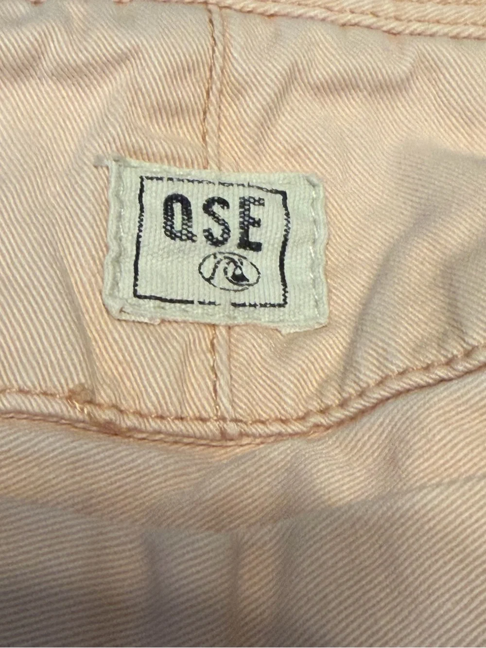 Quiksilver Men's Light Cream Cargo Shorts‎